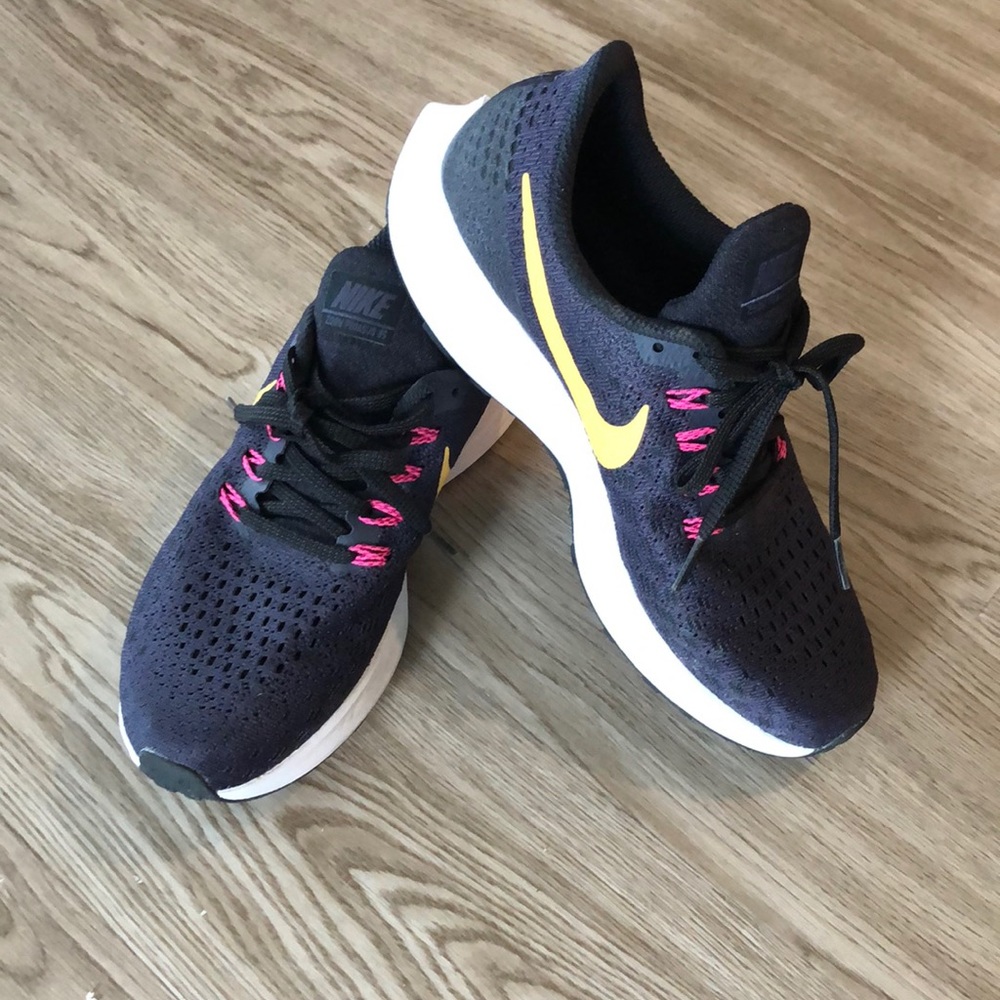 Women’s Nike zoom Pegasus 35 running sneaker